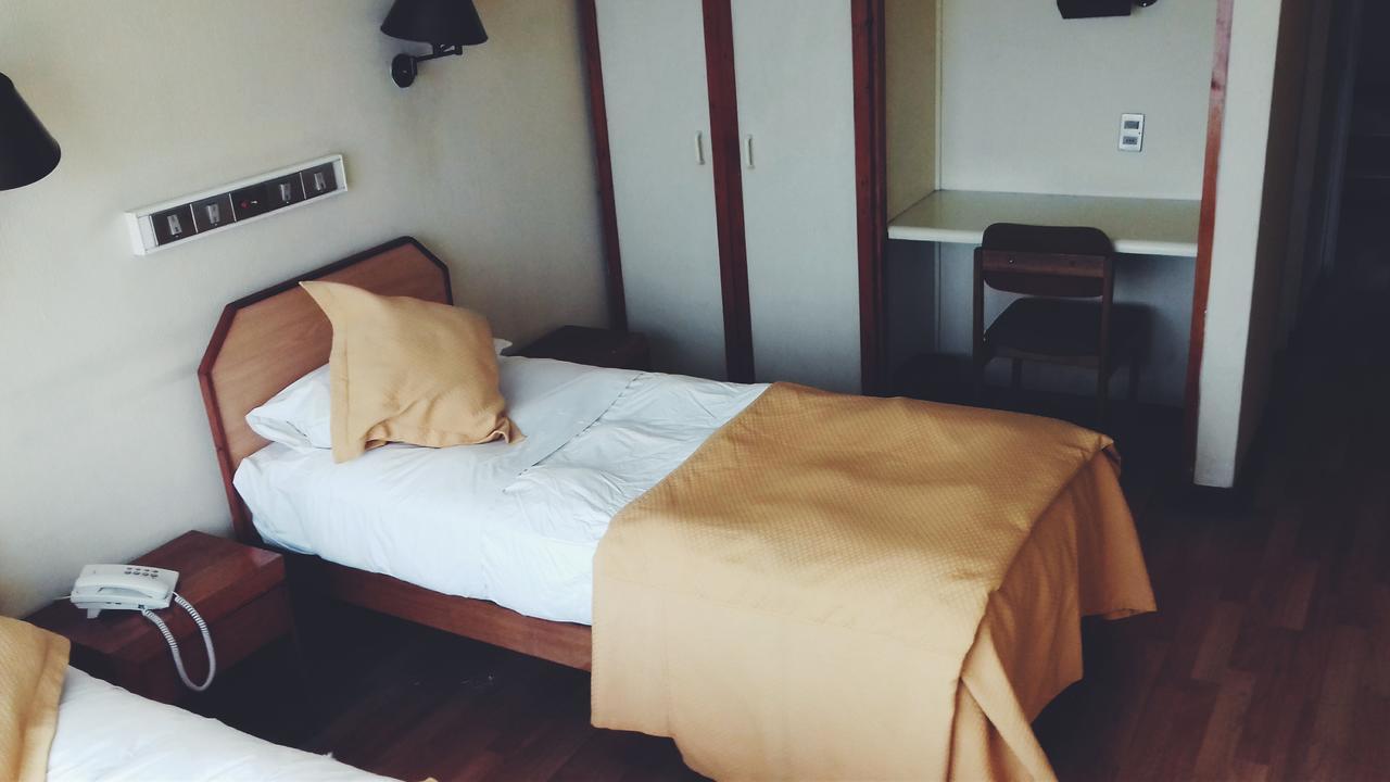 Hotel Plaza Лос Андес Екстериор снимка
