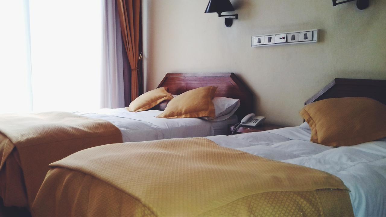 Hotel Plaza Лос Андес Екстериор снимка