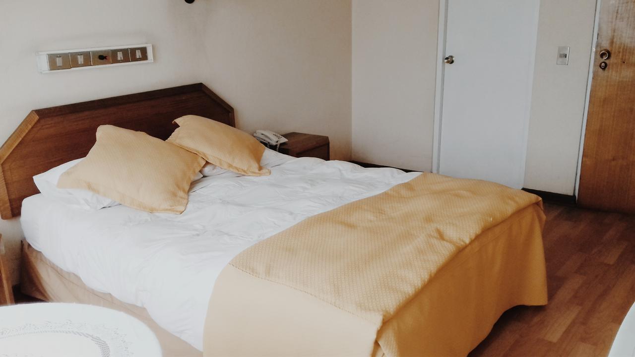 Hotel Plaza Лос Андес Екстериор снимка