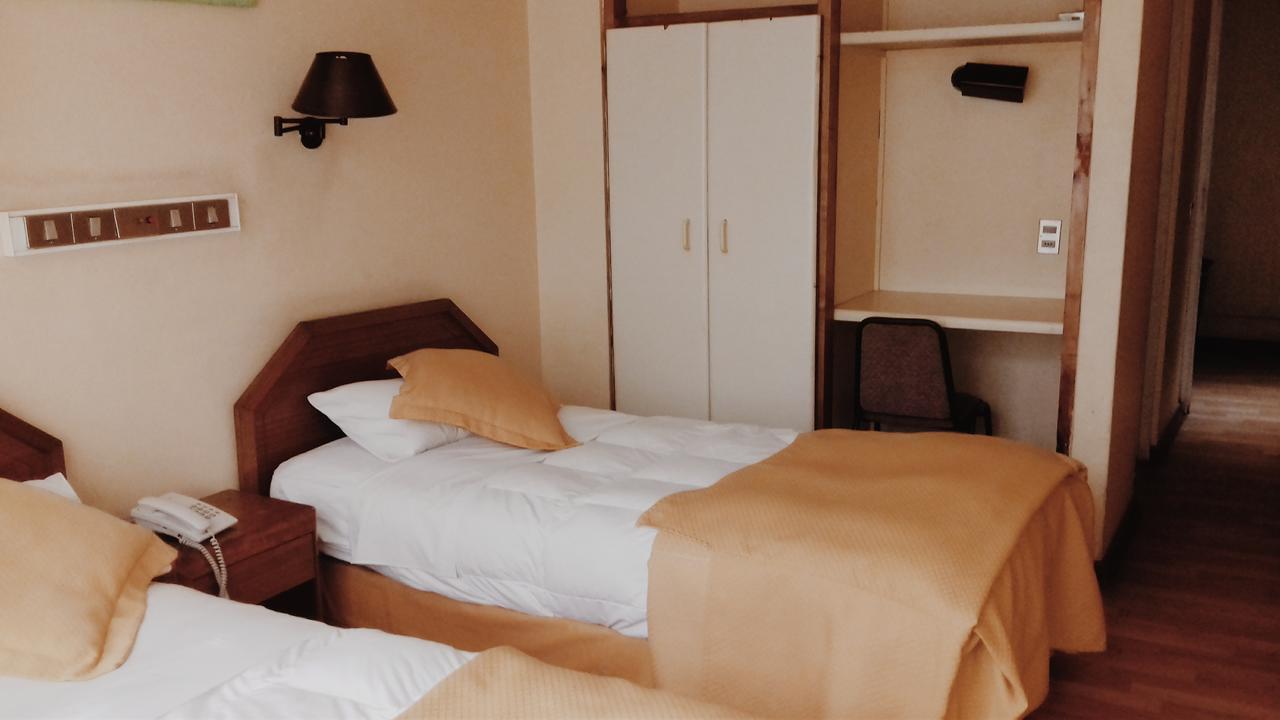 Hotel Plaza Лос Андес Екстериор снимка