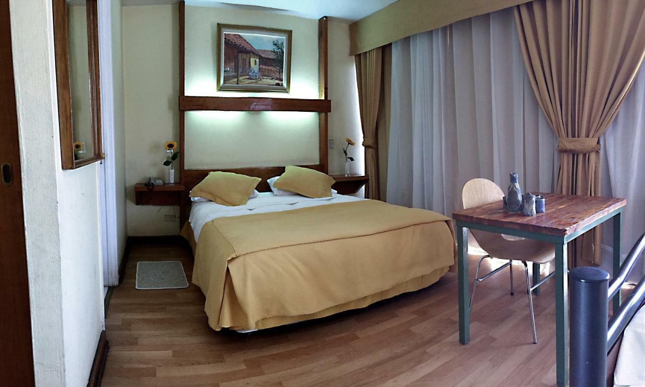 Hotel Plaza Лос Андес Екстериор снимка