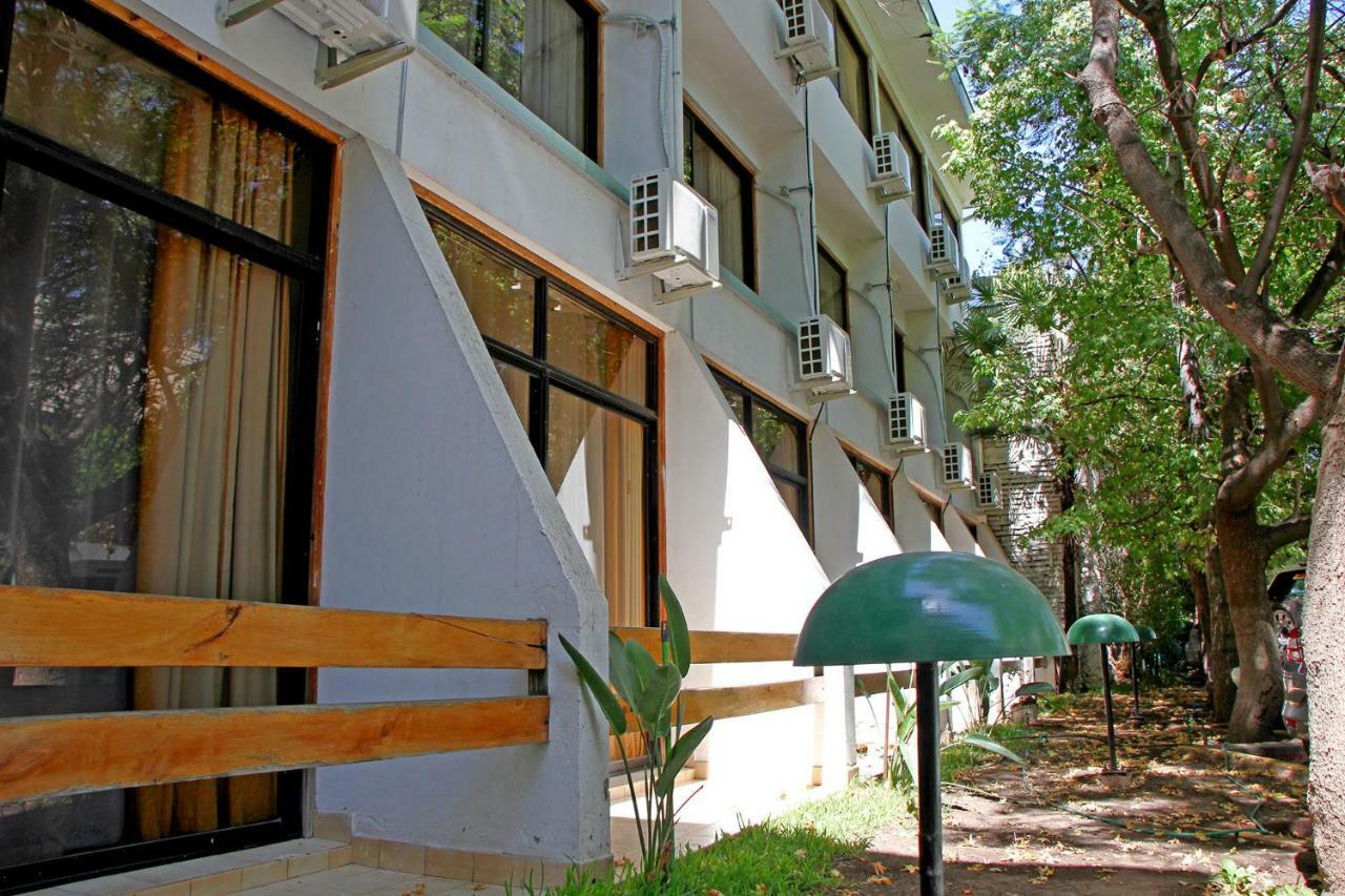 Hotel Plaza Лос Андес Екстериор снимка